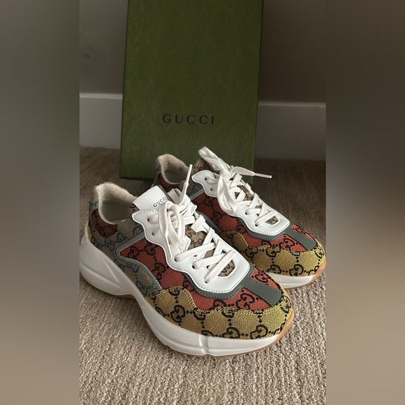 Gucci Sneakers Rhyton low top sneakers worn once great condition - Picture 1 of 1